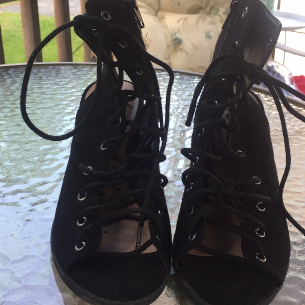 American Rag shoes - Picture 3 of 7